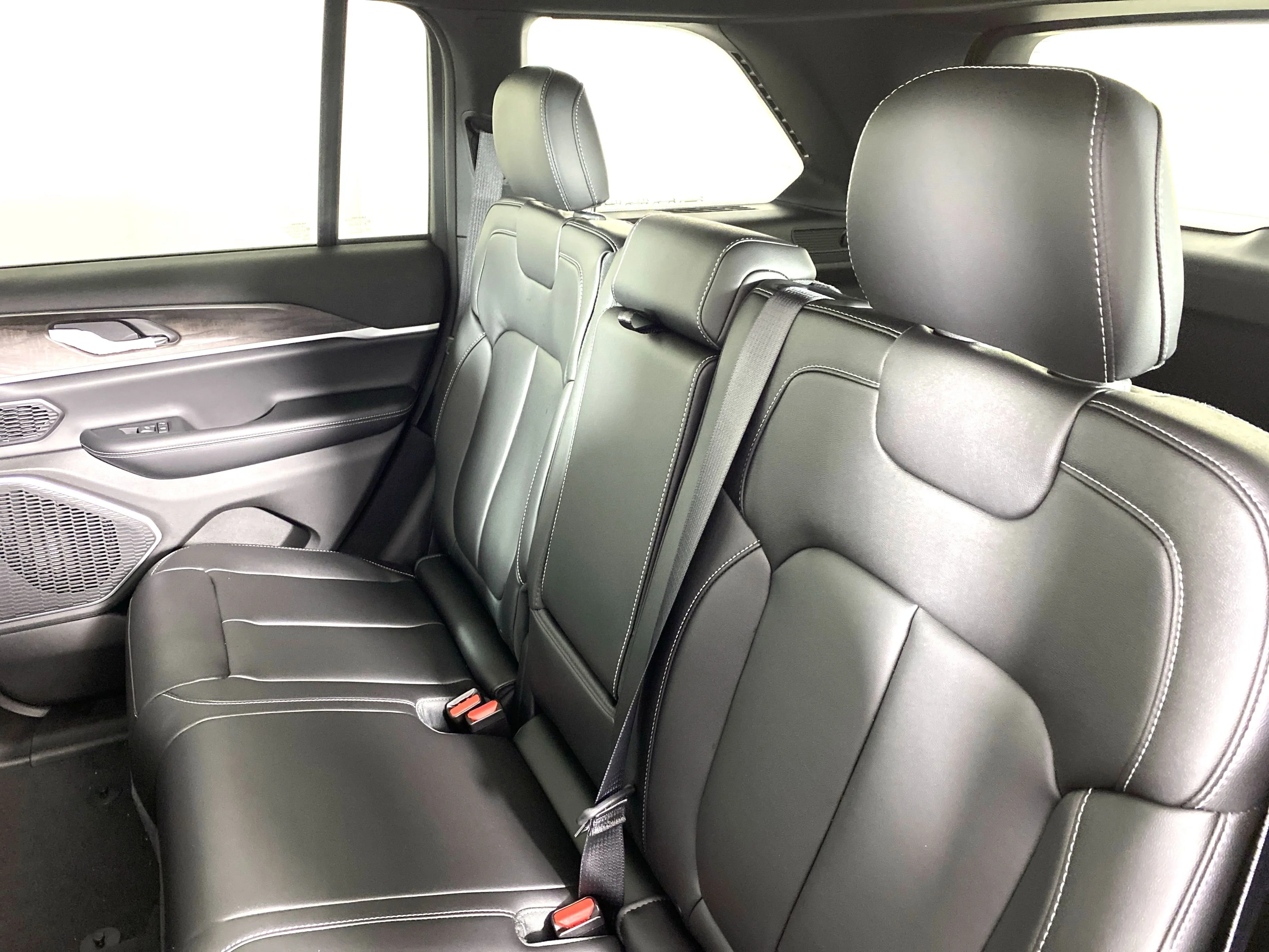 New 2026 Copper Shino Metallic Clear-Coat Exterior Paint Jeep Limited image 30