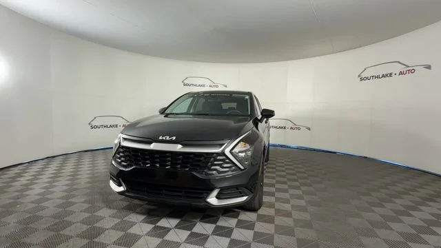 Certified Used 2023 Black Kia LX image 4