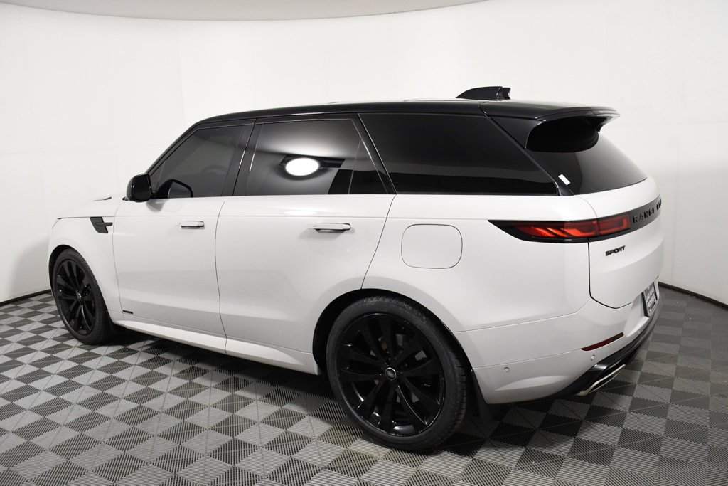 Used 2025 Borasco Grey Metallic Land Rover Autobiography image 3