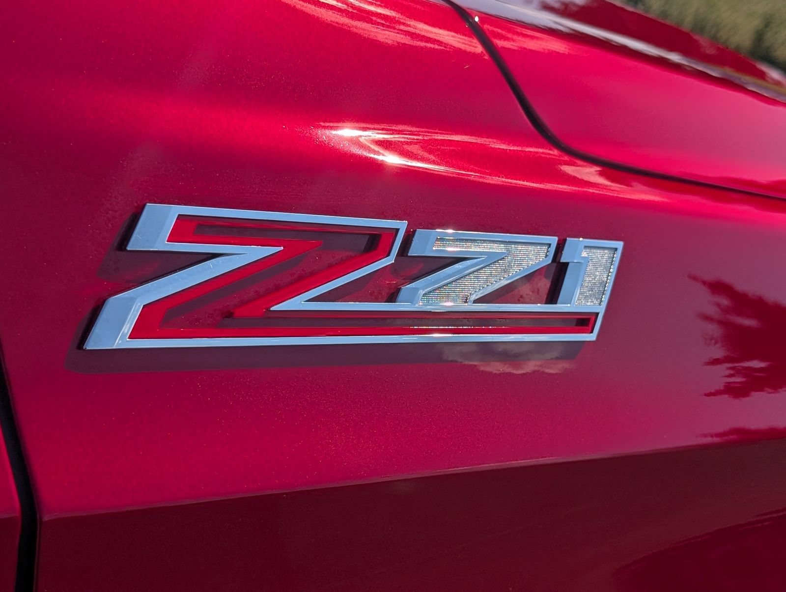Used 2025 Radiant Red Tintcoat Chevrolet Z71 image 5
