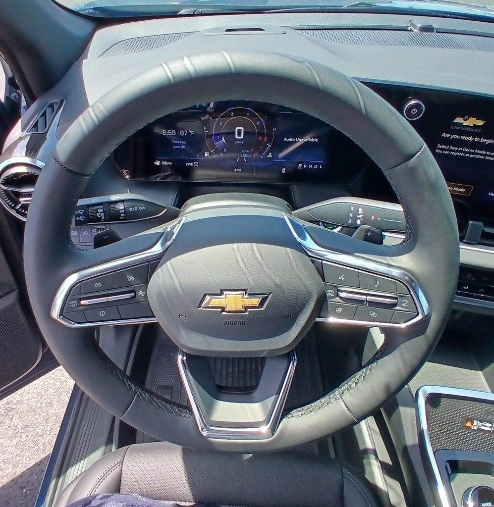 2027 Chevrolet Equinox LT - Photo 10