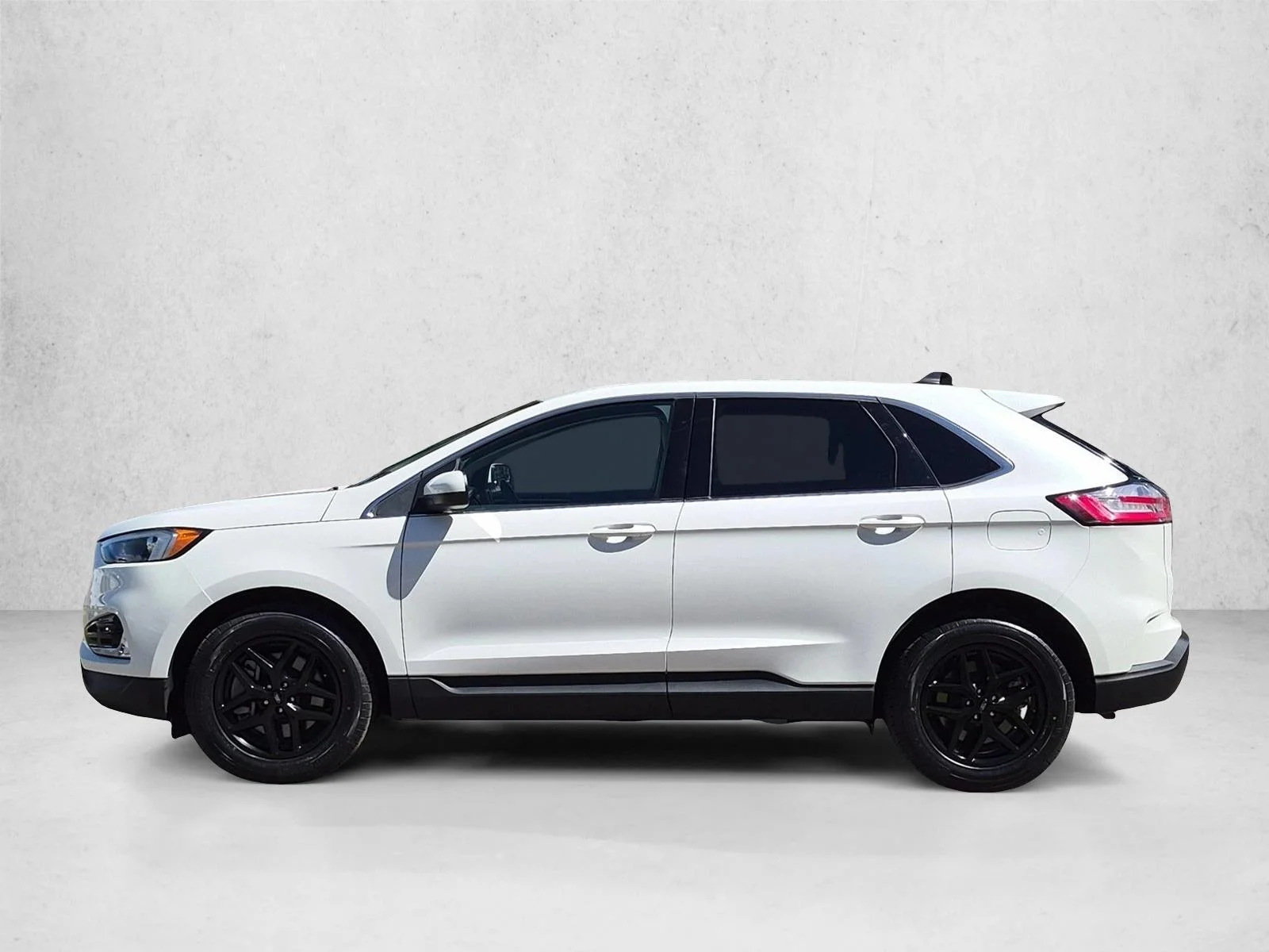 Used 2024 Star White Ford SEL image 9