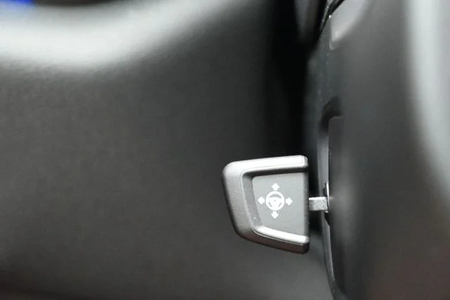 Used 2021 Gray BMW xDrive40i image 28