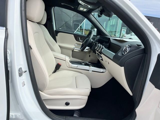 New 2026 Polar White Mercedes-Benz GLB 250 image 50