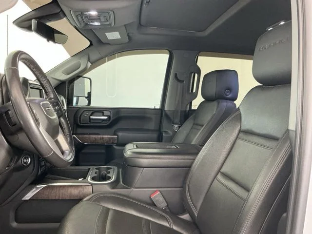 Used 2020 White GMC Denali image 10