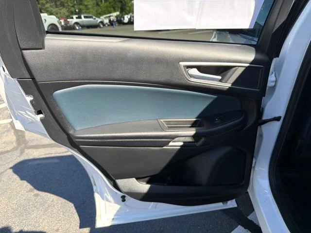 Used 2022 White Ford SEL image 24