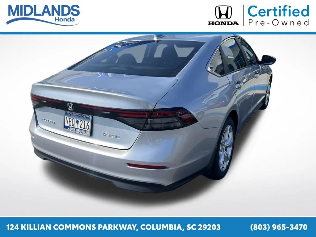 Certified Used 2024 Solar Silver Metallic Honda LX image 4