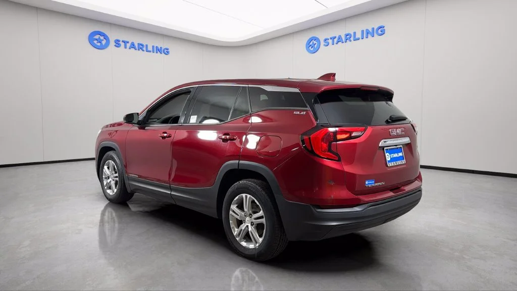 Used 2020 RED QUARTZ TINTCOAT GMC SLE image 5