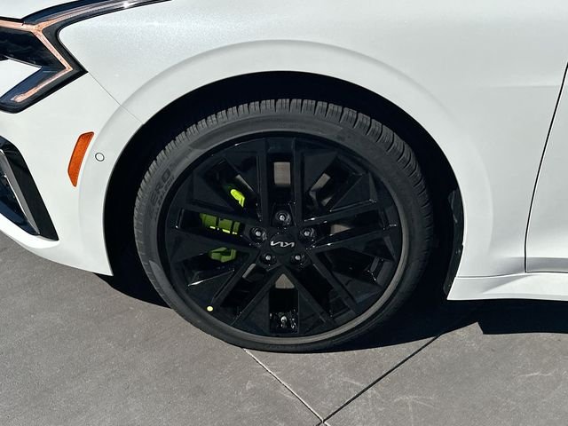 New 2026 Snow White Pearl Kia GT image 32