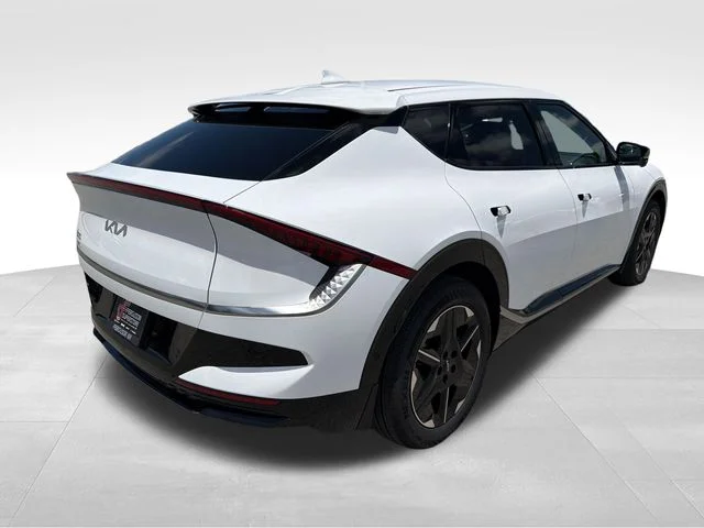 New 2026 Glacial White Pearl Kia WIND image 7
