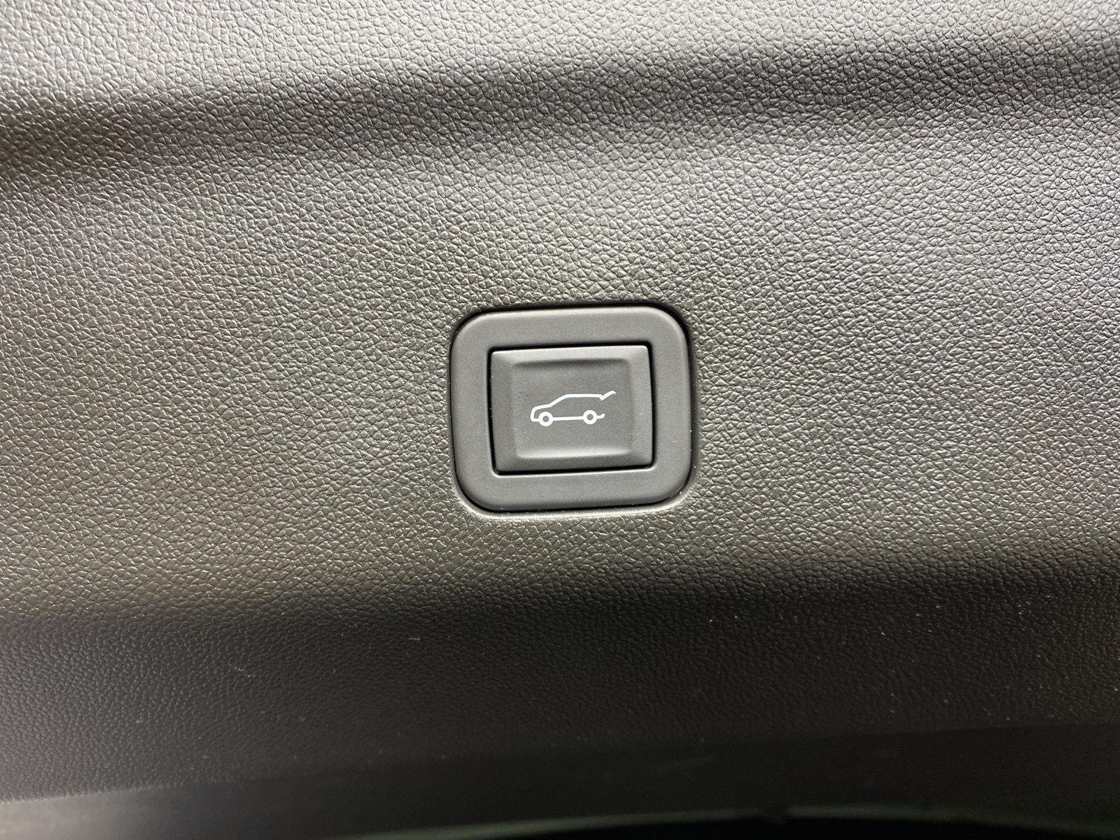 Used 2026 Onyx Black GMC Denali Ultimate image 30
