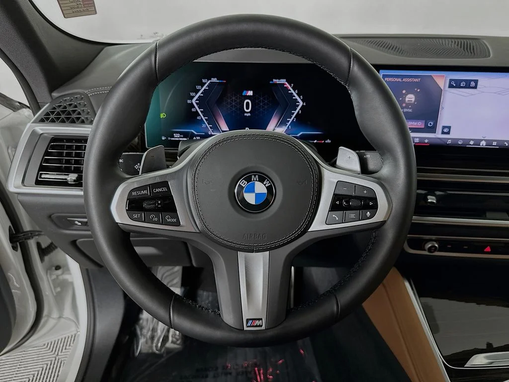 Used 2026 White Metallic BMW xDrive40i image 12