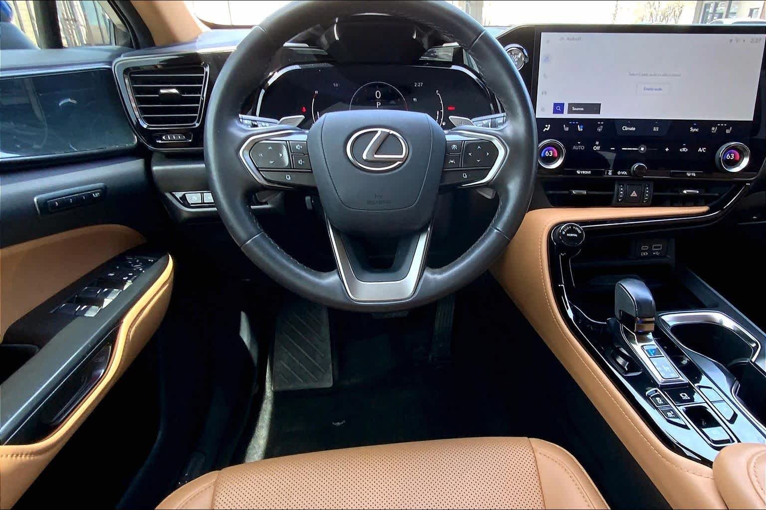 Used 2022 GRECIAN WATER Lexus Premium image 10