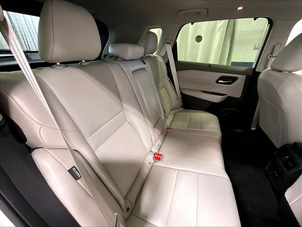 Used 2023 White Nissan SV image 16