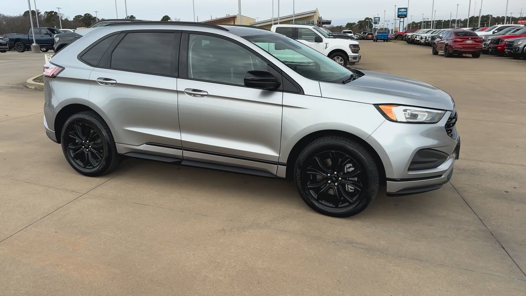 Used 2024 Silver Metallic Ford SE image 3