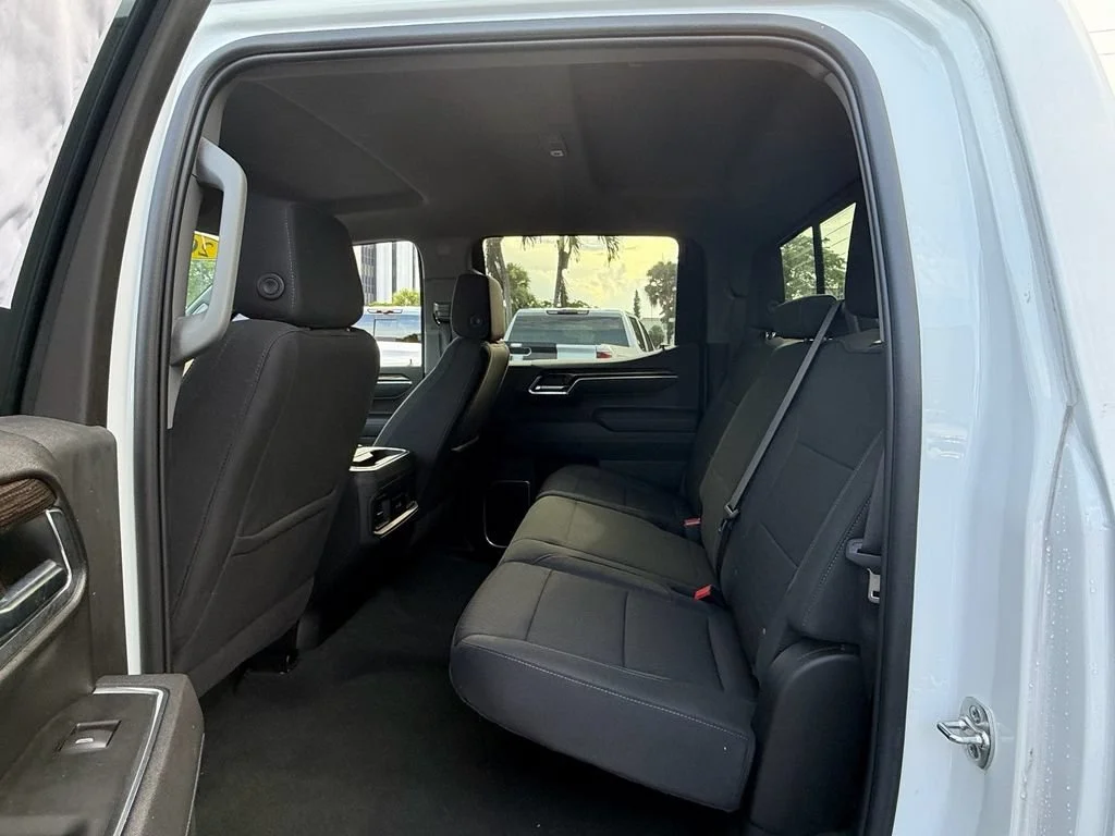 2025 Chevrolet Silverado 1500 LT - Photo 10
