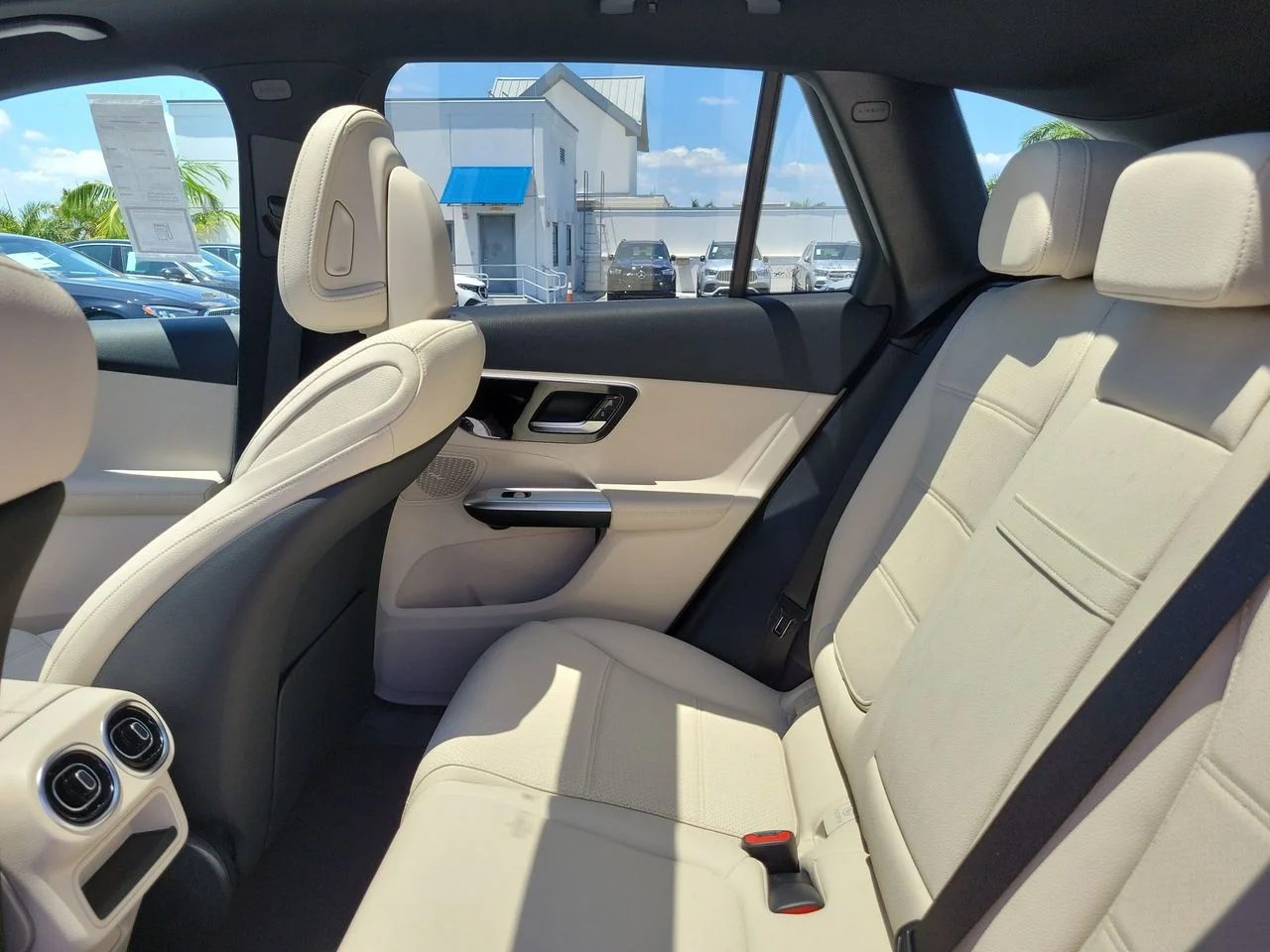 New 2026 Cirrus Silver Metallic Mercedes-Benz GLC 300 image 11