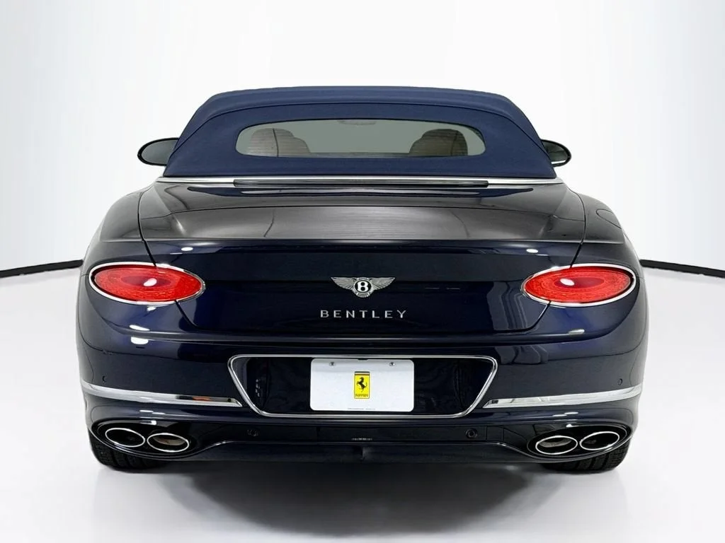Used 2021  Bentley V8 image 14