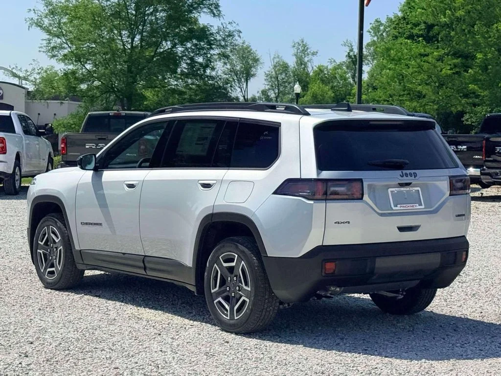 New 2026 Silver Zynith Clear-Coat Exterior Paint Jeep Limited image 9