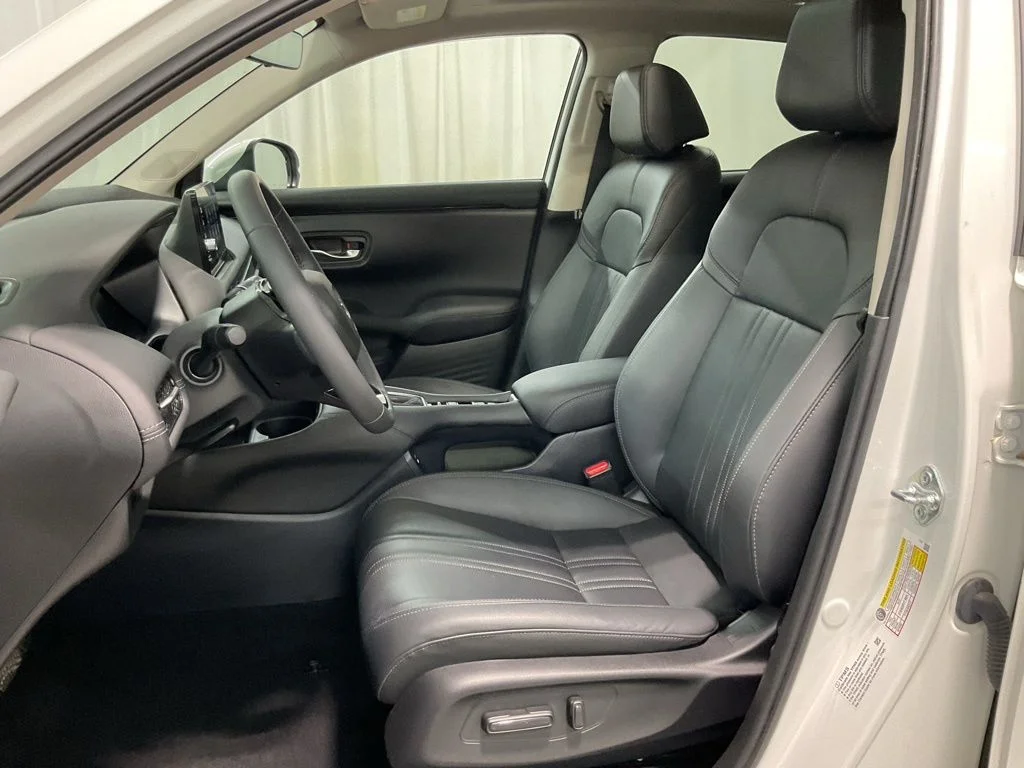Used 2024 Platinum White Pearl Honda EX-L image 19