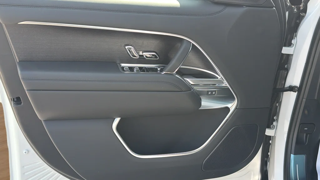 New 2026 White Land Rover SE image 20