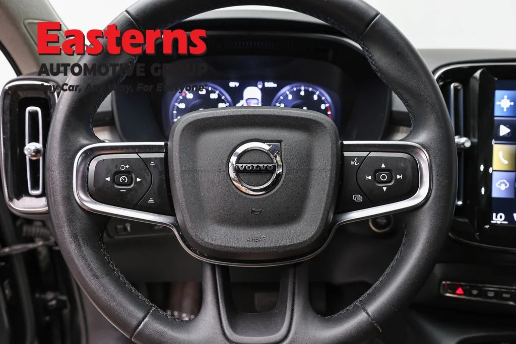 Used 2022 Black Volvo Momentum image 10
