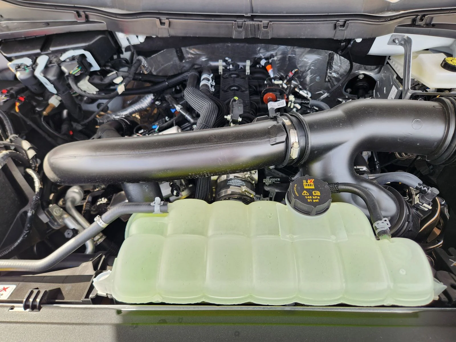New 2026 Oxford White Ford XLT image 22