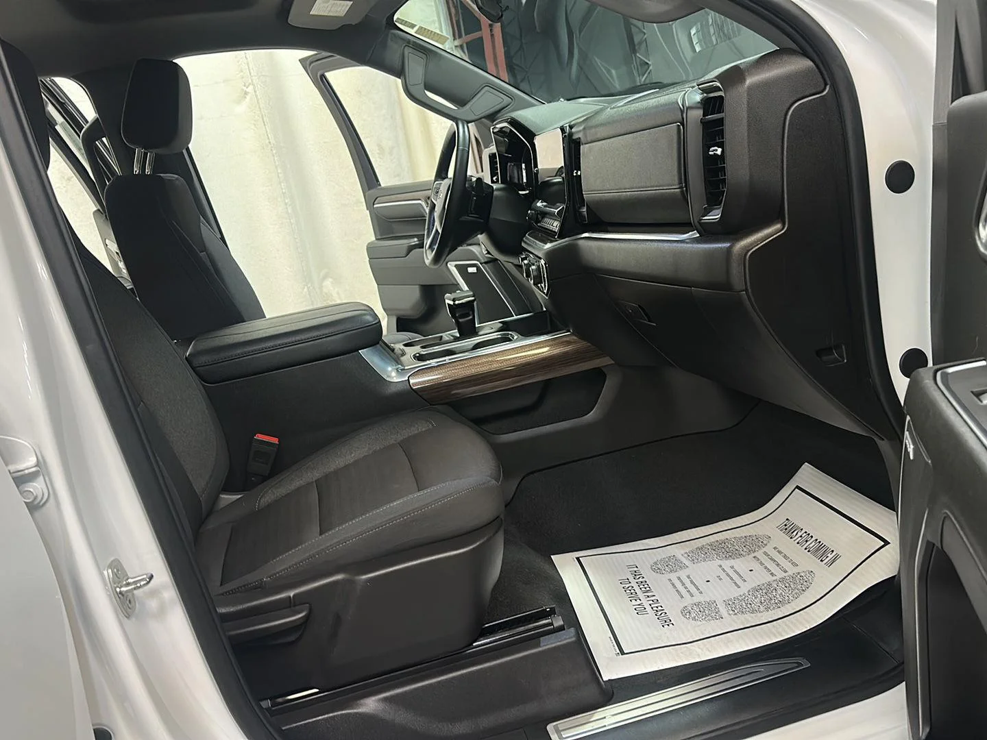 Used 2024 Summit White Chevrolet RST image 31