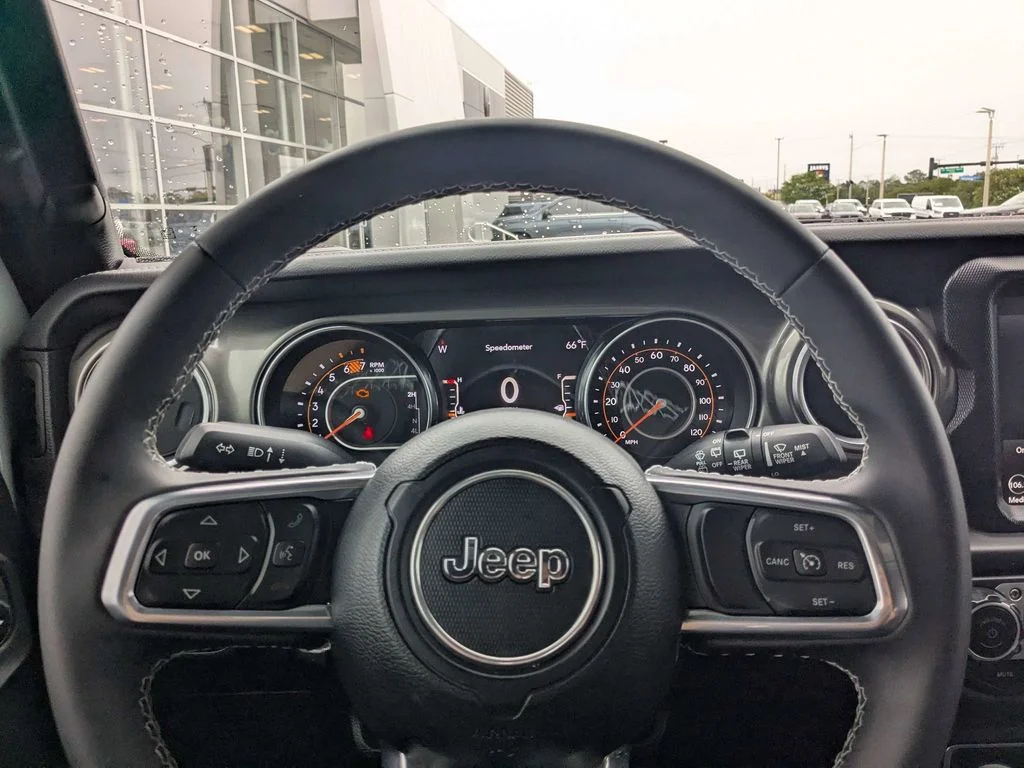 Used 2023 Gray Jeep Sahara image 20
