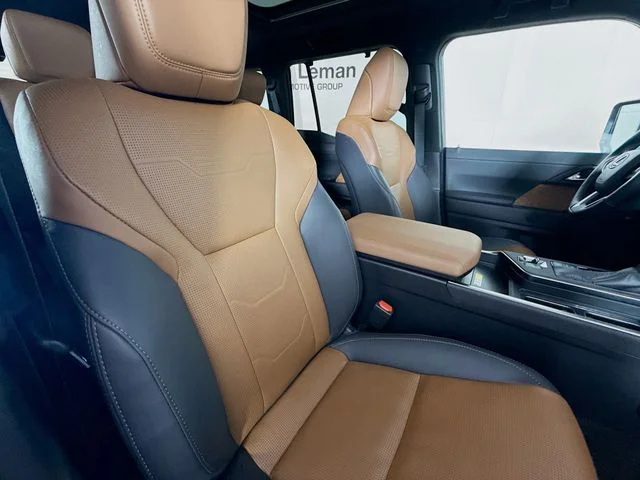Used 2025 Black Lexus 550 Luxury+ image 30