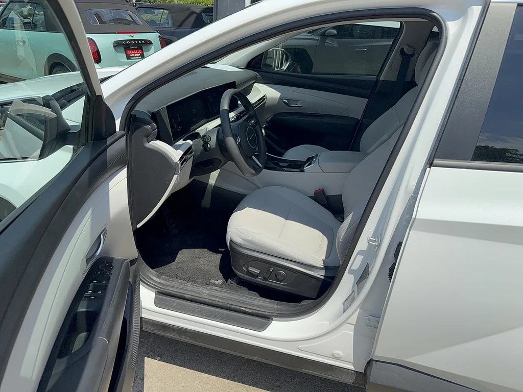 Used 2026 Serenity White Pearl Hyundai SEL image 5