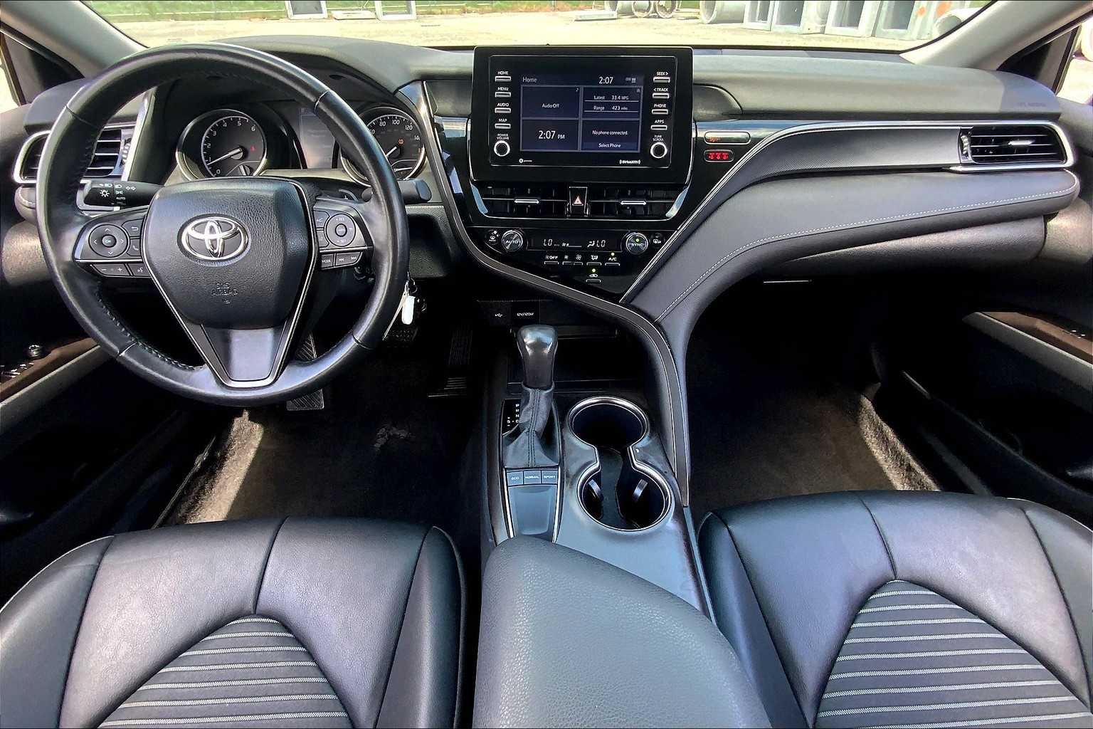Used 2024 Ice Cap Toyota SE image 15