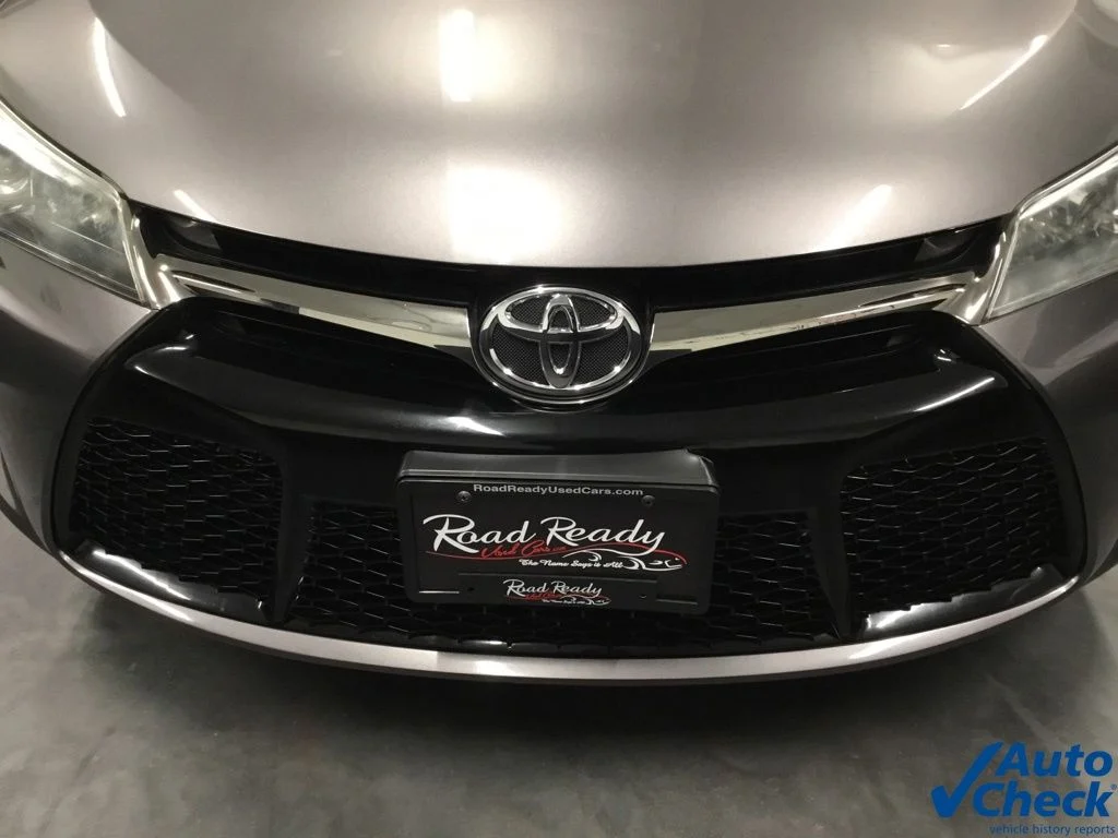 Used 2017 Gray Toyota SE image 18