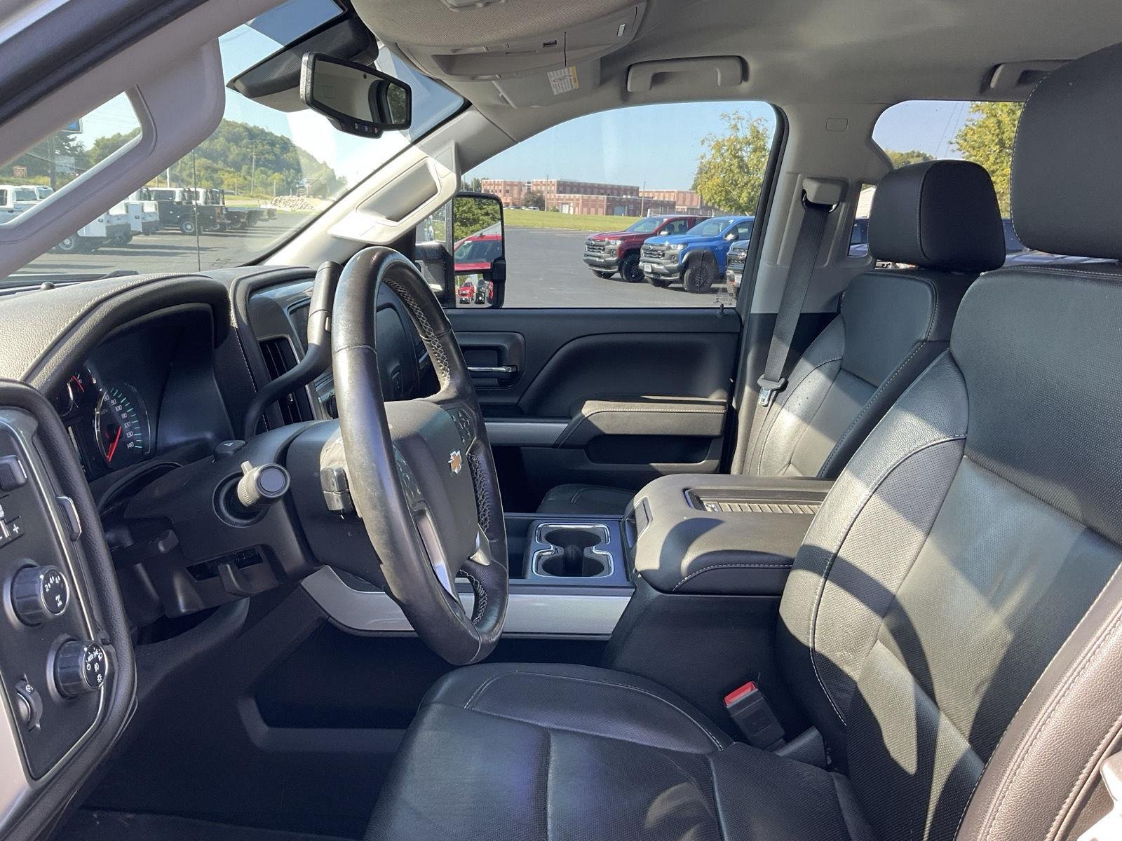 Used 2018 Silver Ice Metallic Chevrolet LTZ image 9