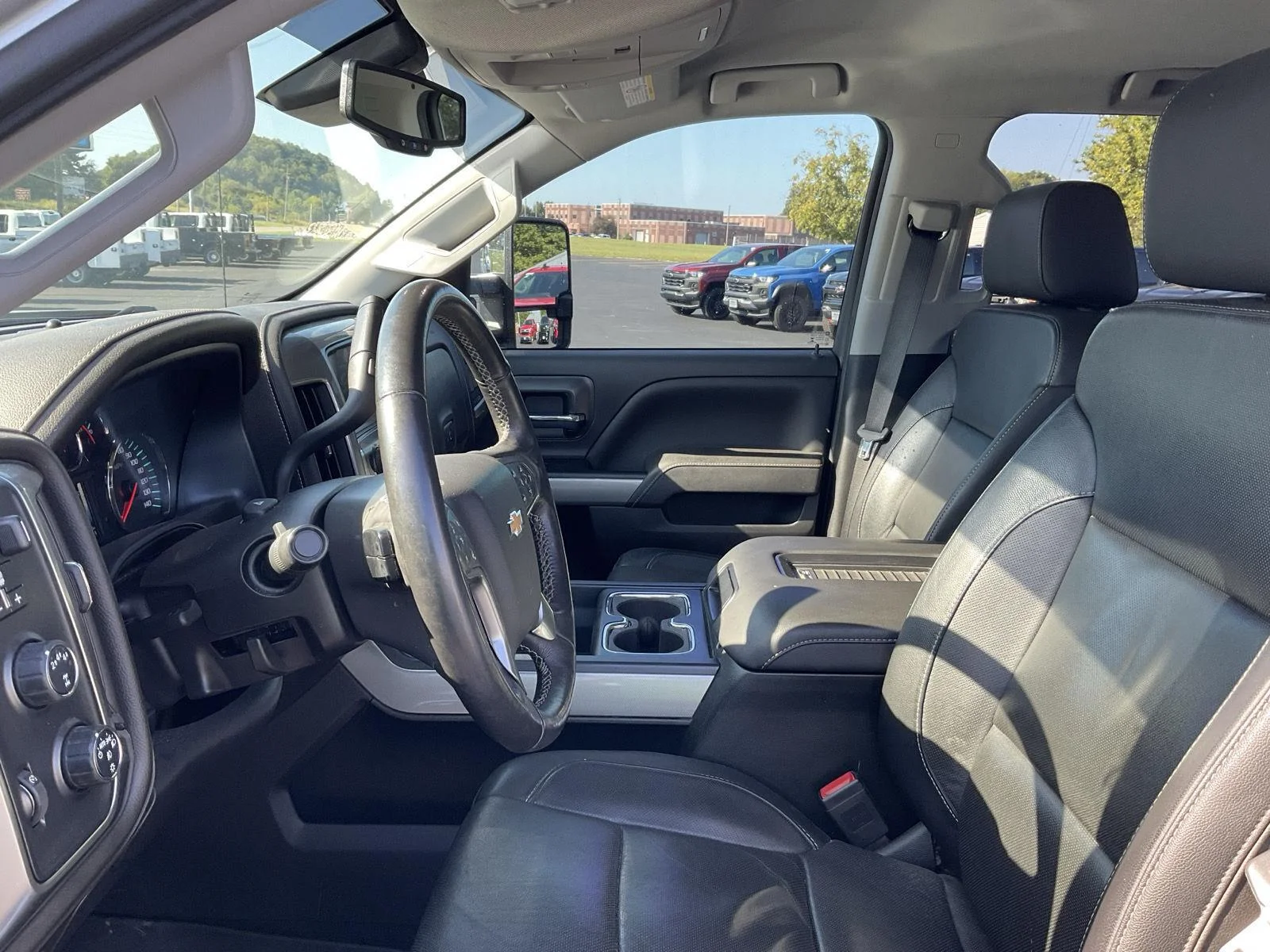 Used 2018 Silver Ice Metallic Chevrolet LTZ image 9