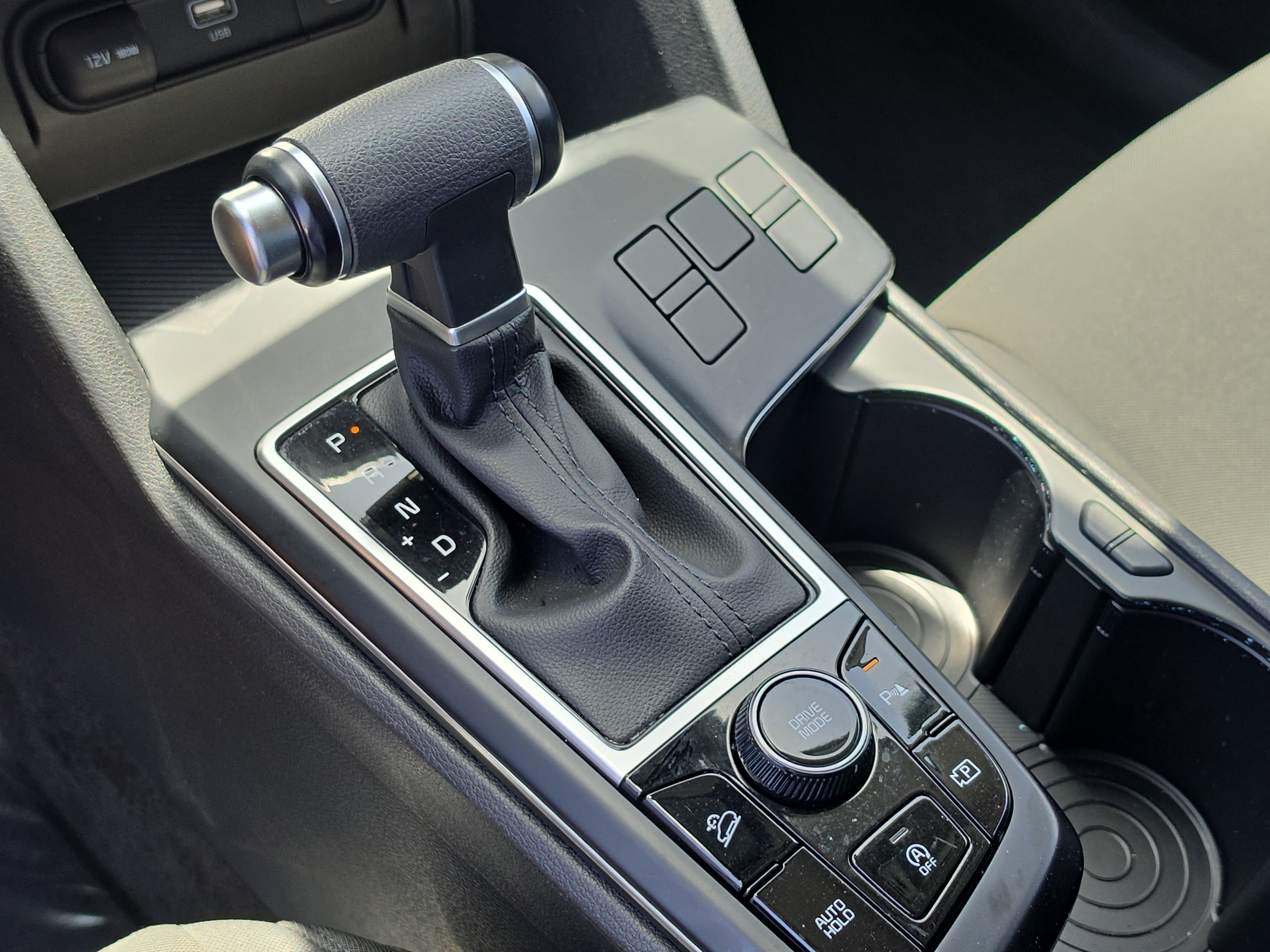 Certified Used 2023 Snow White Pearl Kia LX image 25