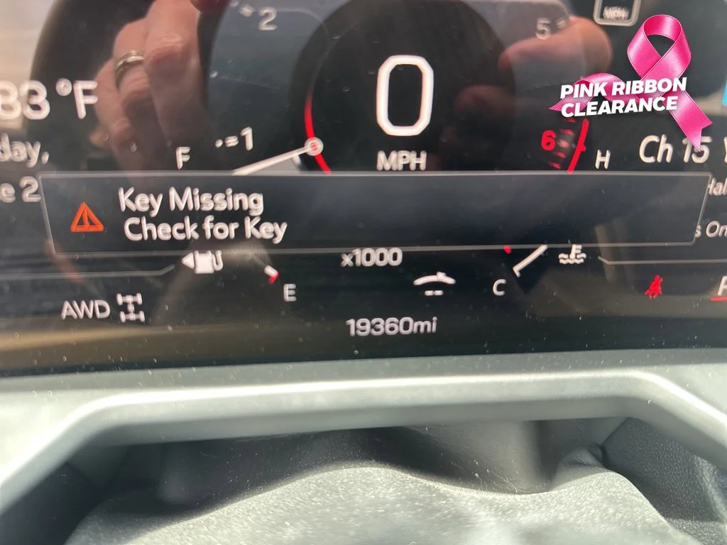 Used 2025 White GMC Denali image 15