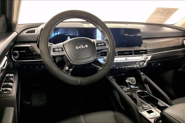 Used 2024 Black Kia EX image 3
