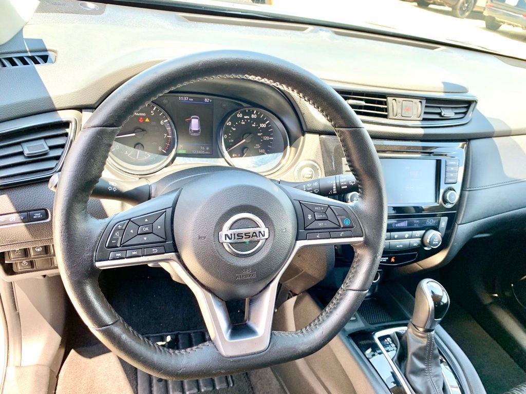 Used 2020 Gray Nissan SV image 29