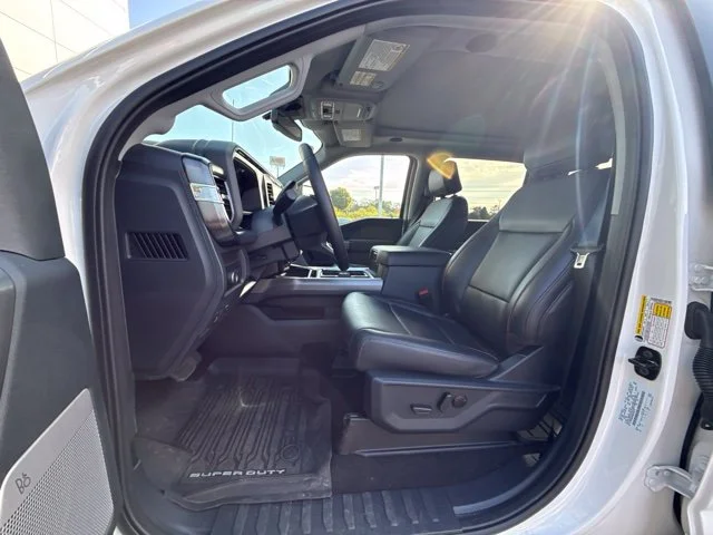 Used 2025 White Ford Lariat image 10