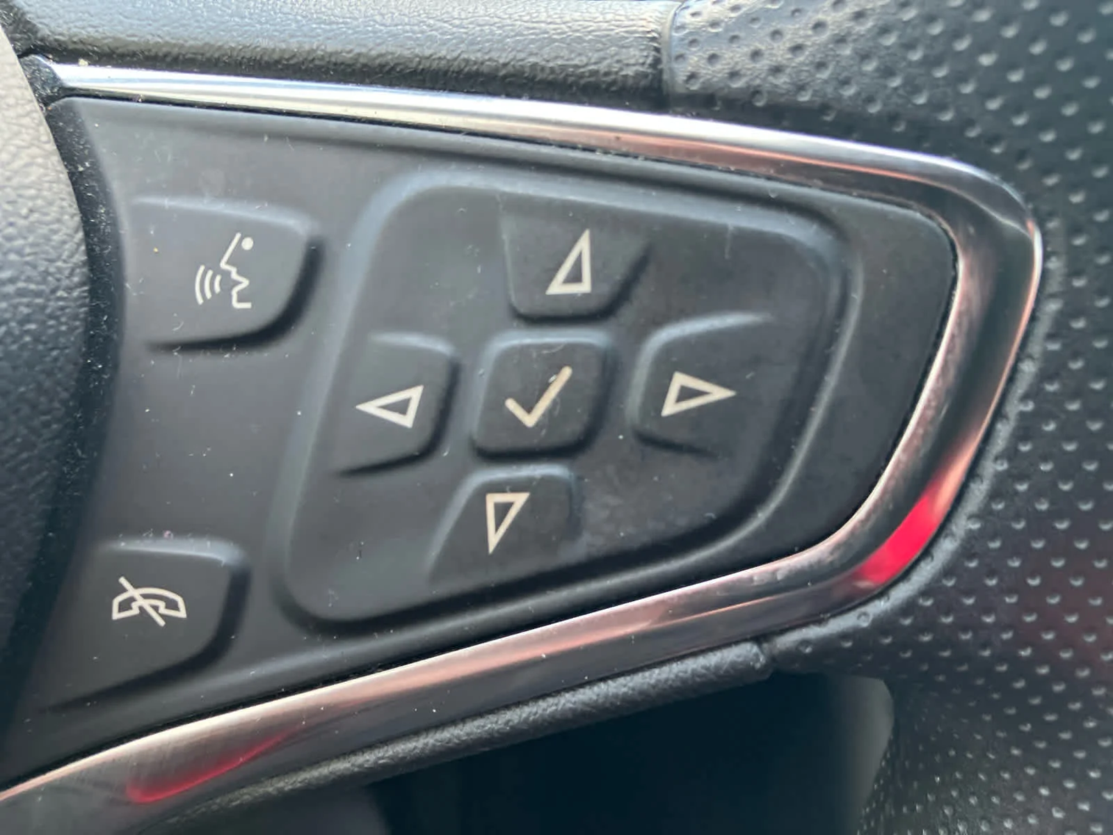 Used 2021 Summit White Chevrolet LT image 18