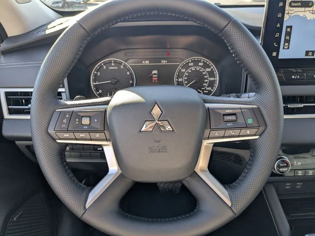 New 2026 Silver Mitsubishi SE image 34