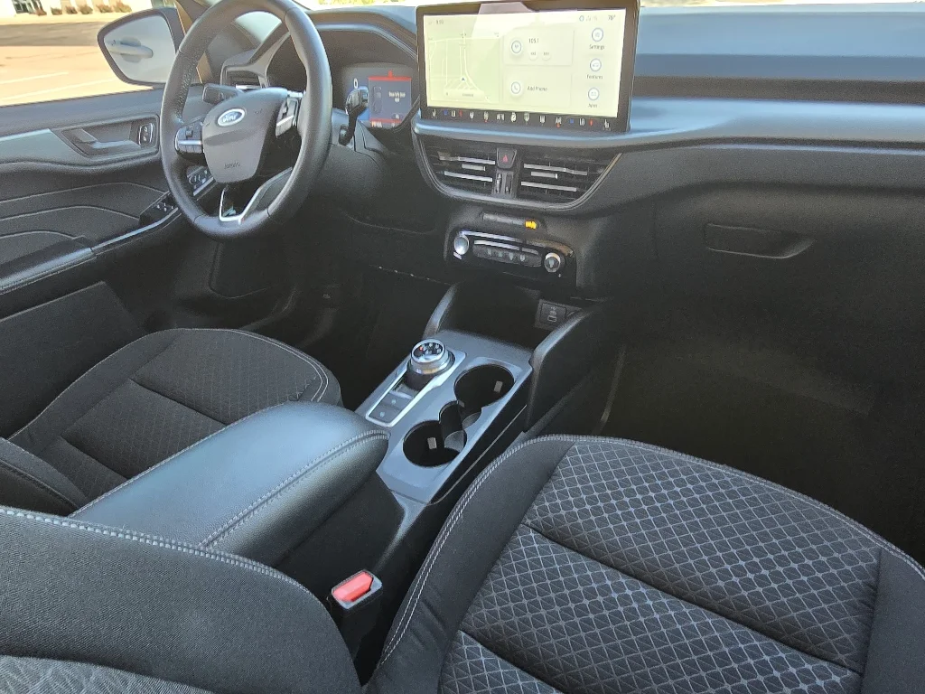 Used 2024 Oxford White Ford Active image 27