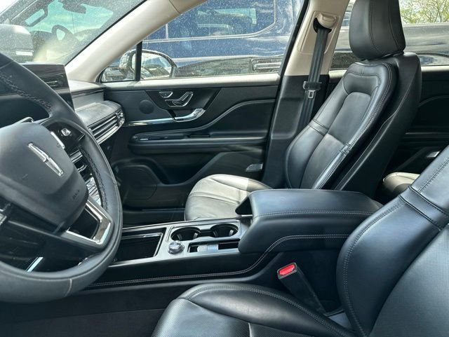 Used 2023 Silver Lincoln Standard image 6