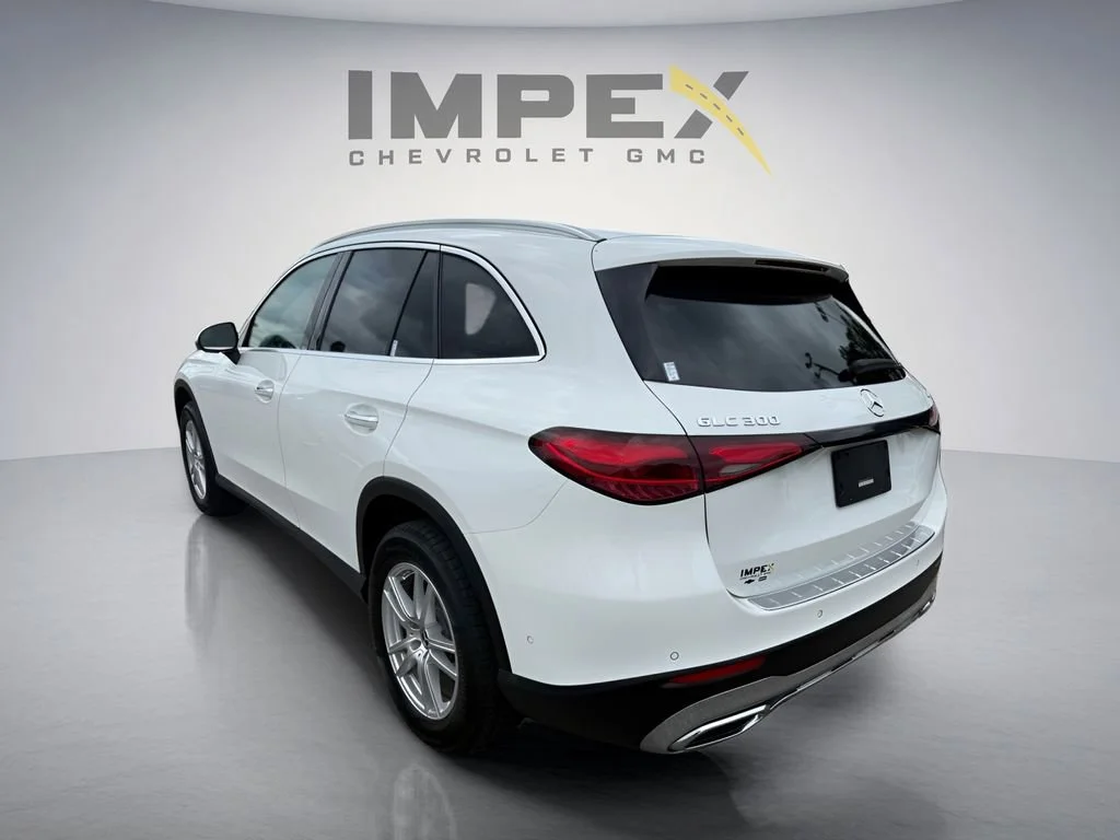 Used 2023 White Mercedes-Benz GLC 300 image 3