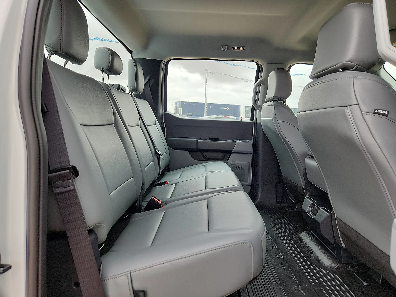 New 2026 Oxford White Ford F-450® XL image 19