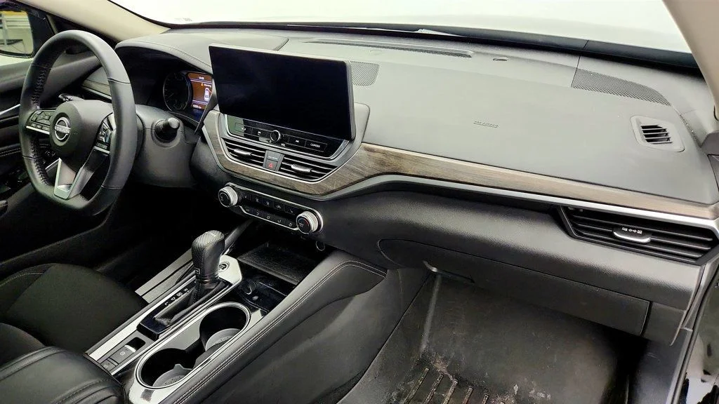 Used 2023 Super Black Nissan 2.5 SV Sedan w/ Moonroof, ProPILOT Assist & 12.3-Inch Touchscree image 24