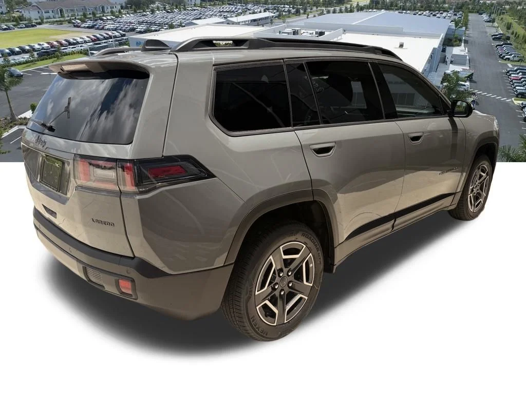 New 2026 Sting-Gray Clearcoat Jeep Laredo image 4