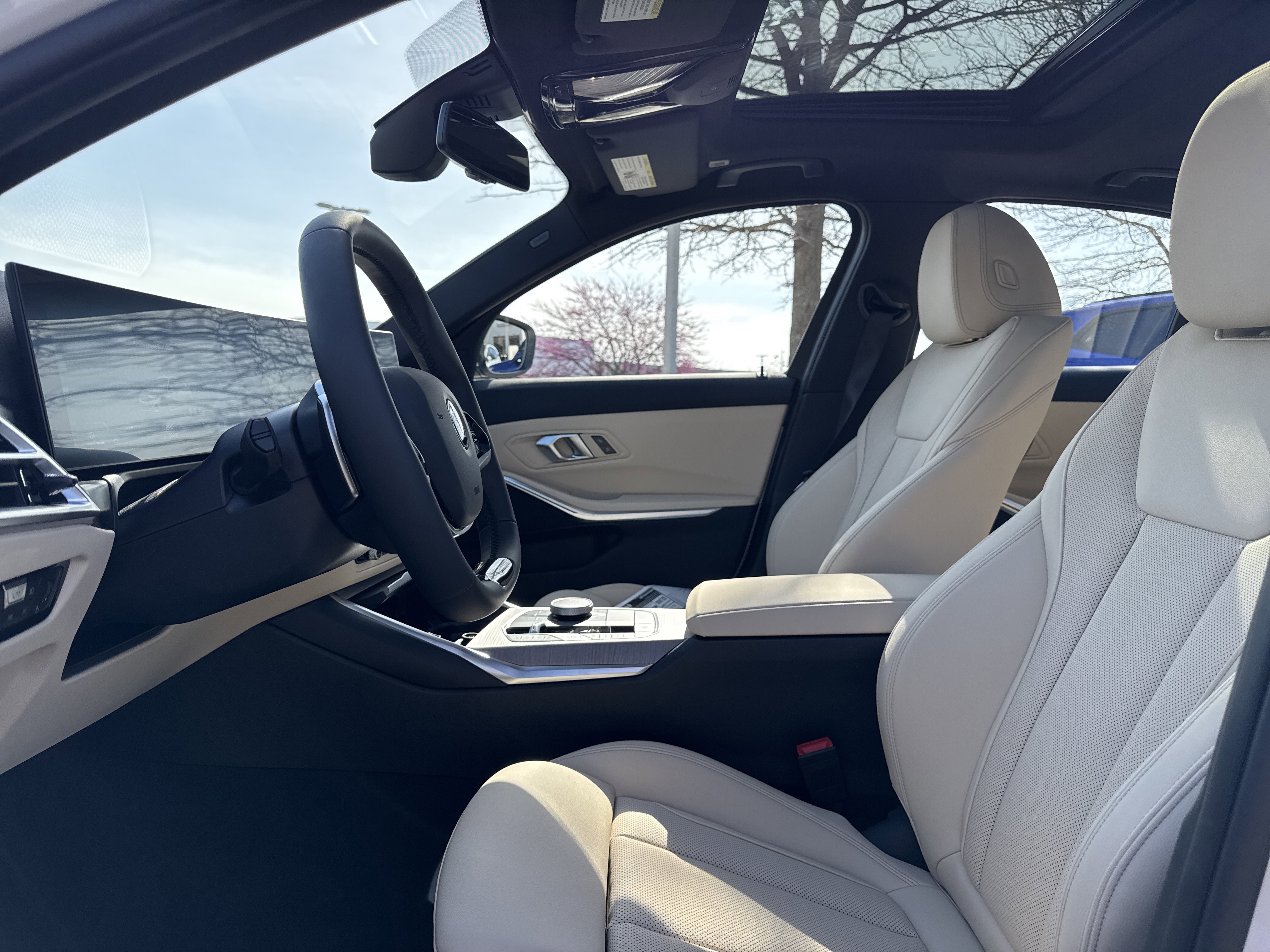 New 2026 ALPINE WHITE BMW 330i image 9