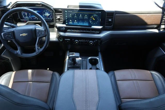 Used 2023 Red Chevrolet High Country image 14